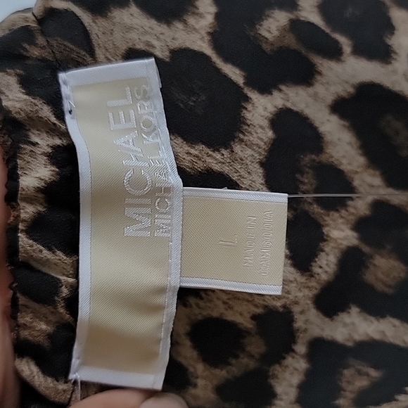 NWT. MICHAEL KORS. Leopard Print Top. - Picture 8 of 10